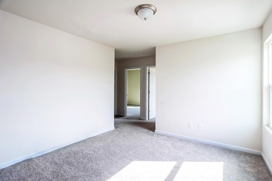 Building Photo - 112 Glendale Blvd