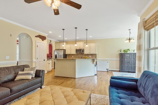 Building Photo - Gorgeous Wake Forest Home!