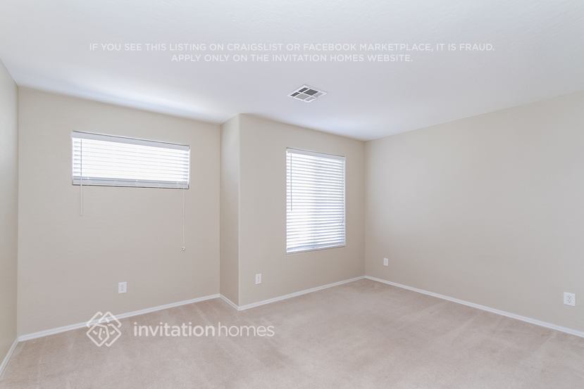 Building Photo - 2425 Rue Royale St