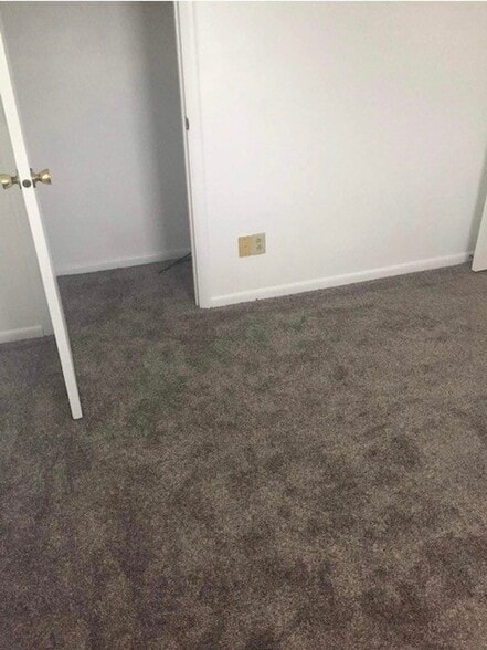 Bedroom and closet - 1417 N Main St