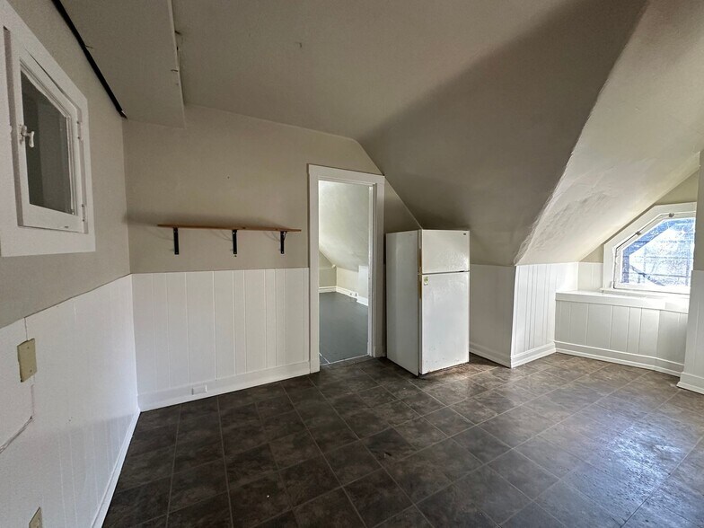Building Photo - 2659 Bellevue Ave