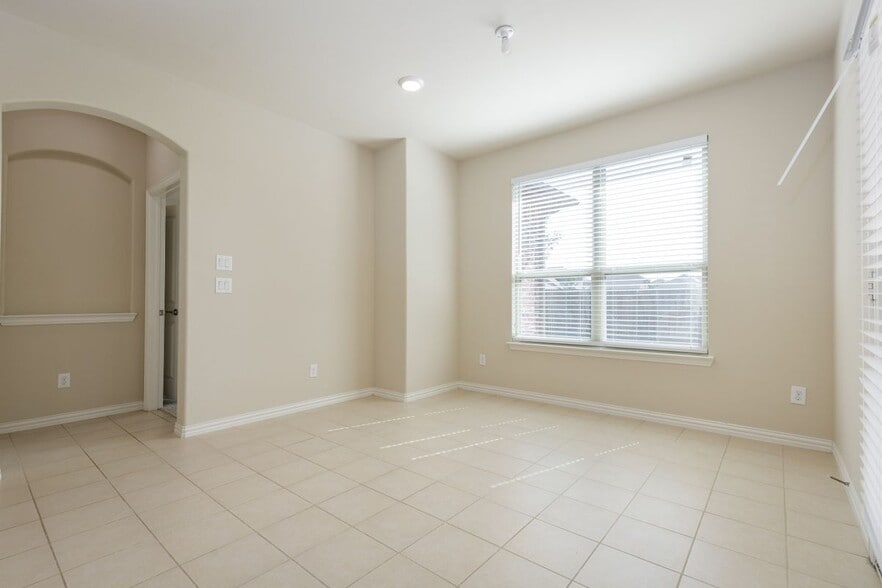 Building Photo - 11513 Beckton St