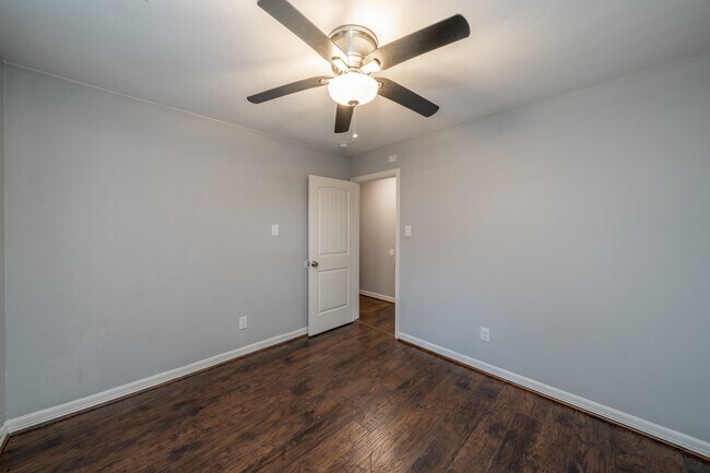 Building Photo - 1907 Ashford Hollow Ln