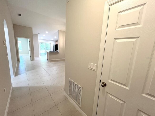 Building Photo - 111 Rolling Sands Dr