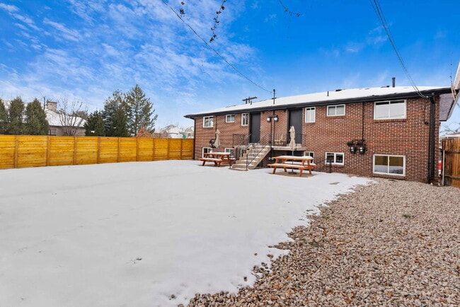 Building Photo - 1100 N Rosemary St