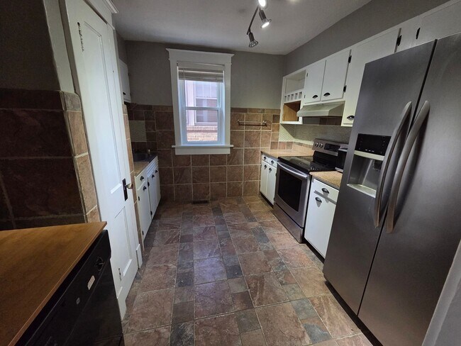 Building Photo - 5614 Delor St