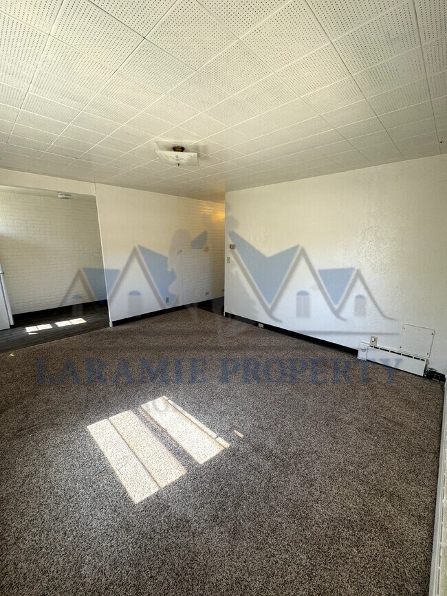 Building Photo - 1 bedroom apartment near UW