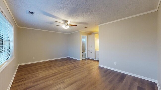 Building Photo - 3904 Windwood Cir