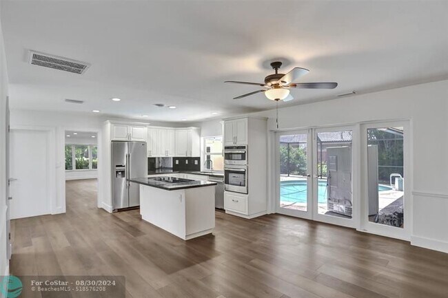 Building Photo - 161 SW 75th Ave