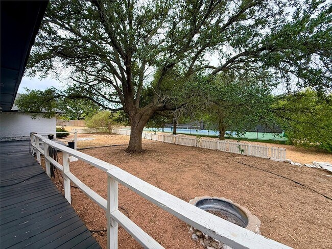Building Photo - 16235 Red Wood Cir N