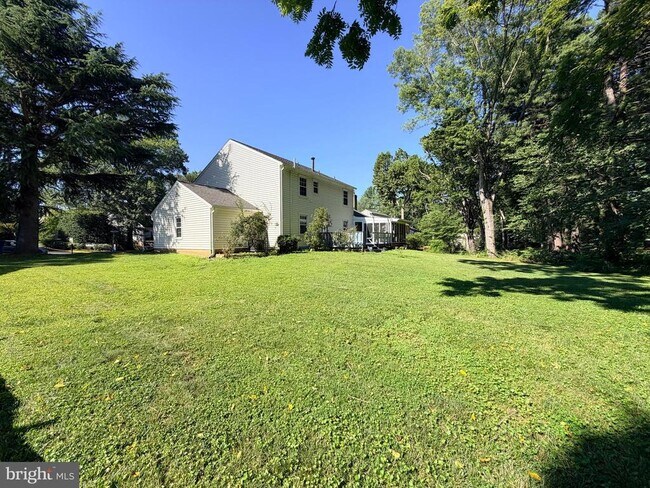 Building Photo - 10802 Hunt Club Rd