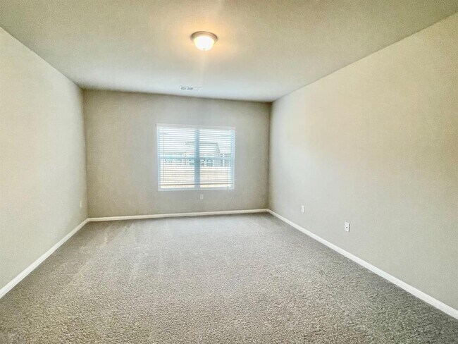 Building Photo - 6800 Covina Ln