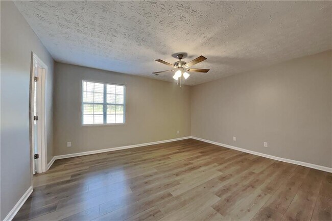 Building Photo - 3202 Windgate Dr