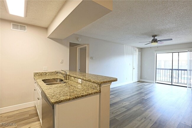 Building Photo - 5329 Summerlin Rd