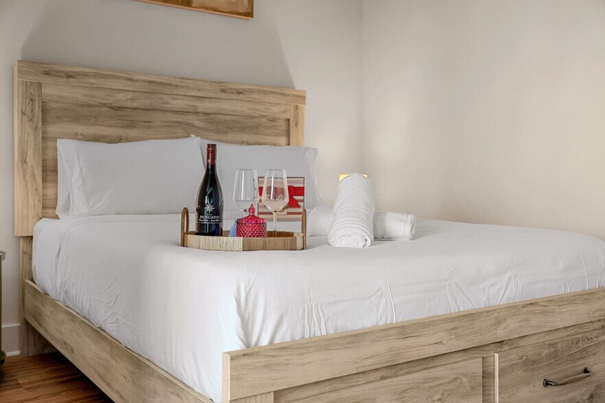 Building Photo - 617 N 12th St