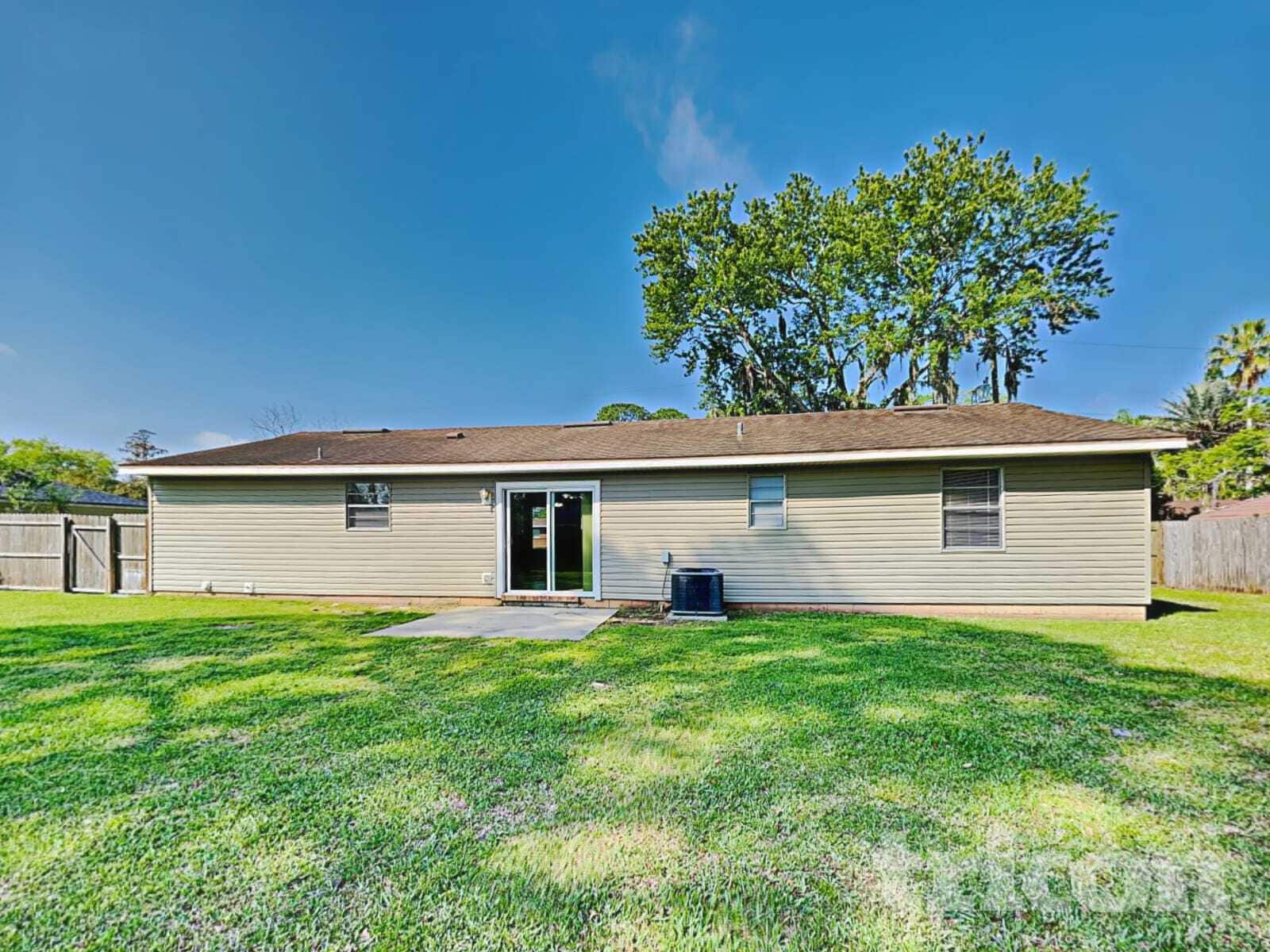 Building Photo - 10719 Lippizan Dr