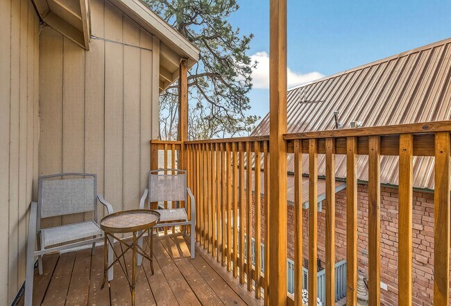 Building Photo - 4 Bedroom Flagstaff Rental