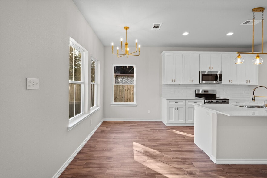 Building Photo - 195 Teal Dr