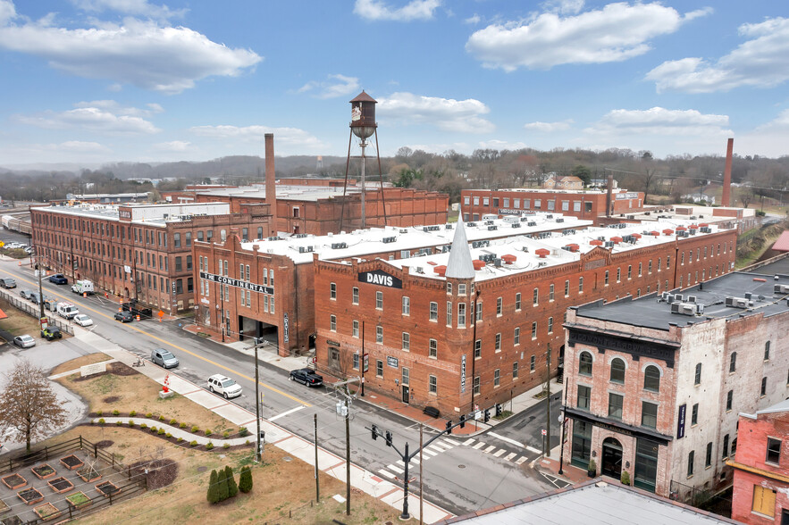 Primary Photo - River District Lofts