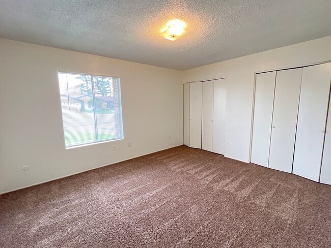 Building Photo - 7mct4712