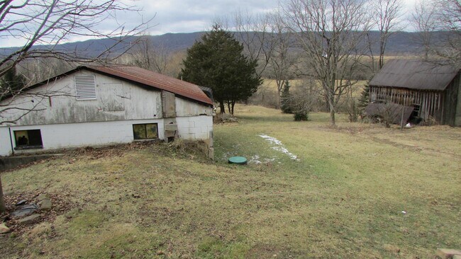 Building Photo - 18126 Spring Run Rd