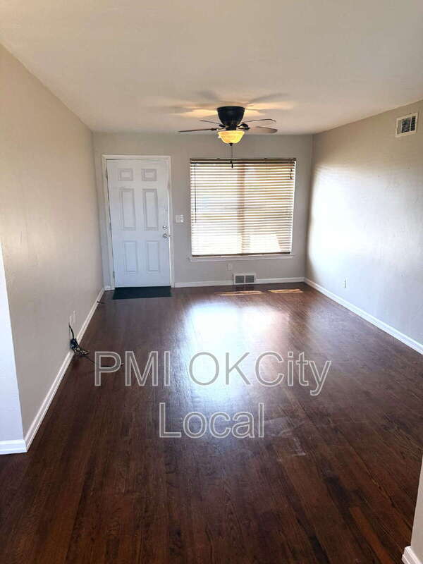 Building Photo - 3025 NW 67th St