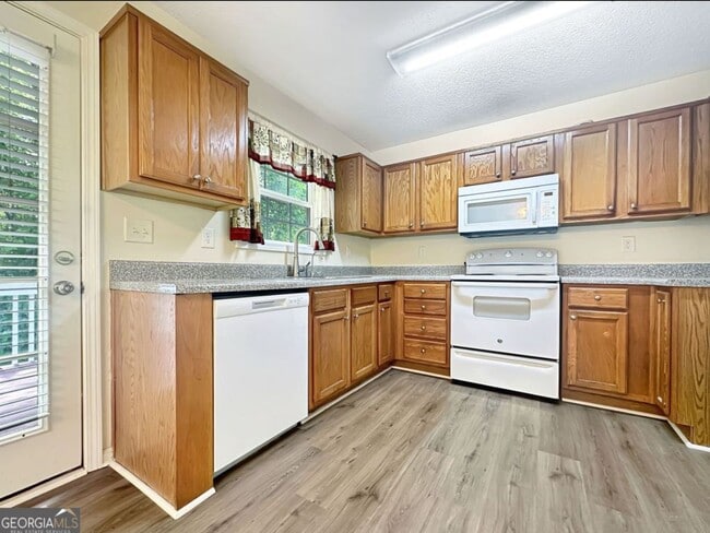 Building Photo - 80 Corn Crib Dr