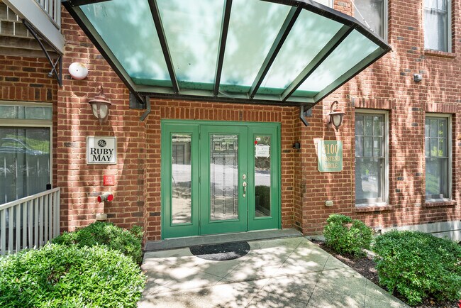 Building Photo - 3100 West End Cir