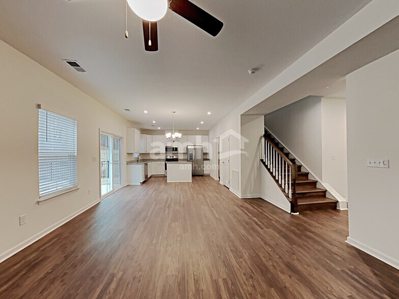 Building Photo - 5050 Twin River Dr