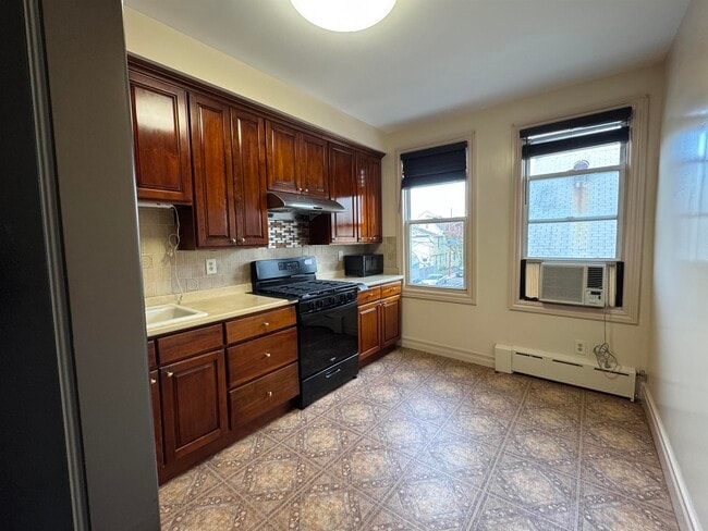 Building Photo - 13 W 27th St