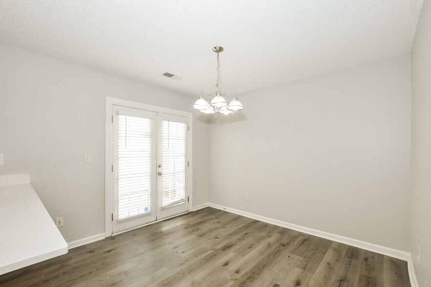 Building Photo - 9961 Fox Run Dr