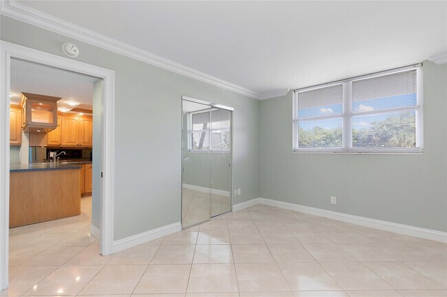 Building Photo - 2731 NE 14th Street Causeway