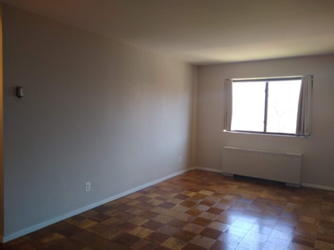 Building Photo - 8601 Manchester Rd