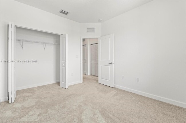 Building Photo - 2668 SE 19 Terr