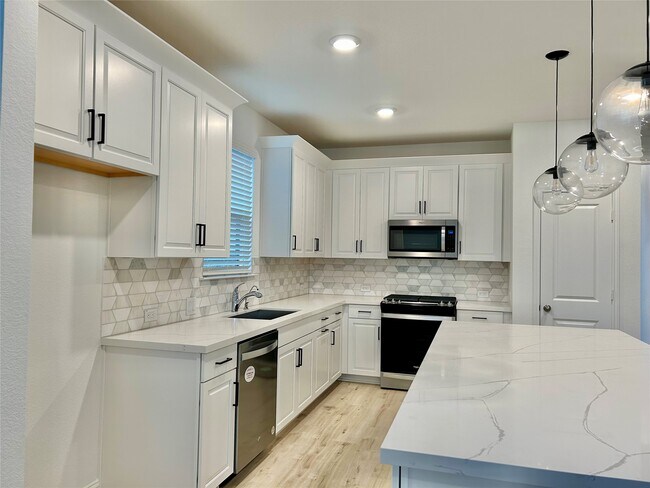 Building Photo - 15310 Spanish Ranchos Wy