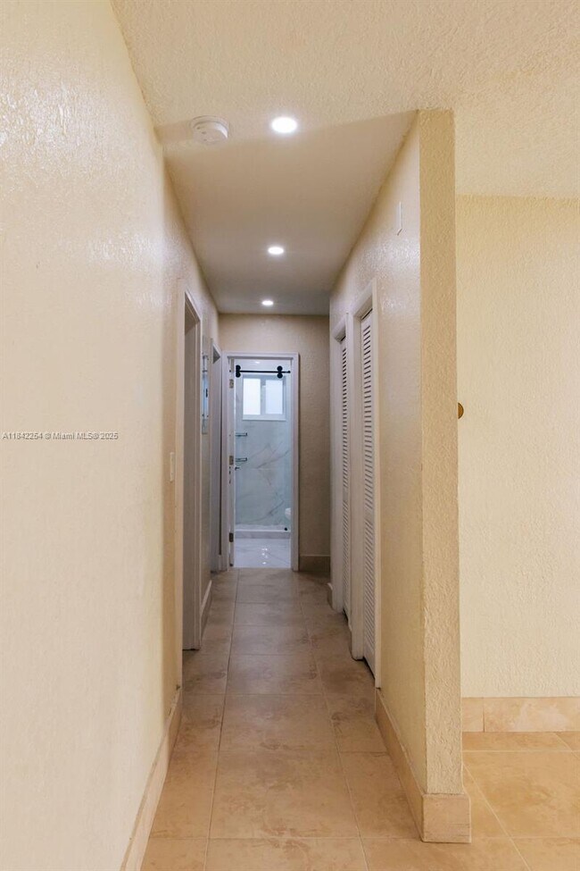 Building Photo - 8943 SW 25th St