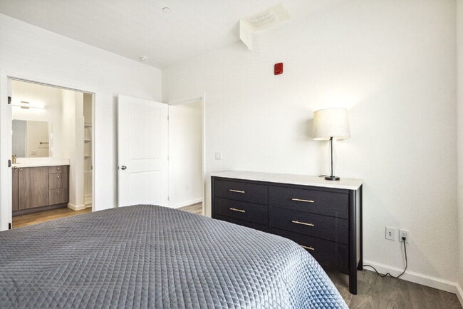 Building Photo - 6480 Stockton Blvd