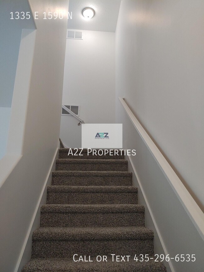 Building Photo - 1335 1590 N