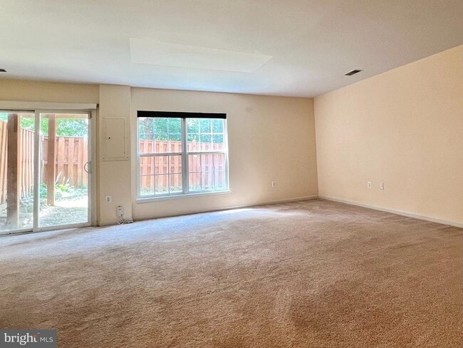 Building Photo - 15720 Palermo Terrace