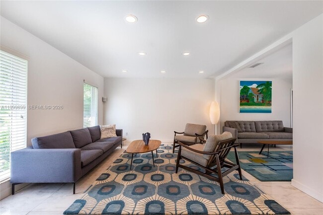 Building Photo - 14610 Tarpon Dr