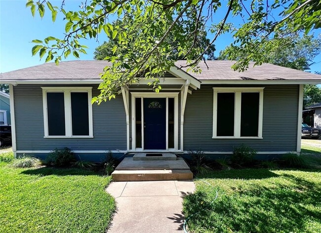 Building Photo - 810 Cecelia St