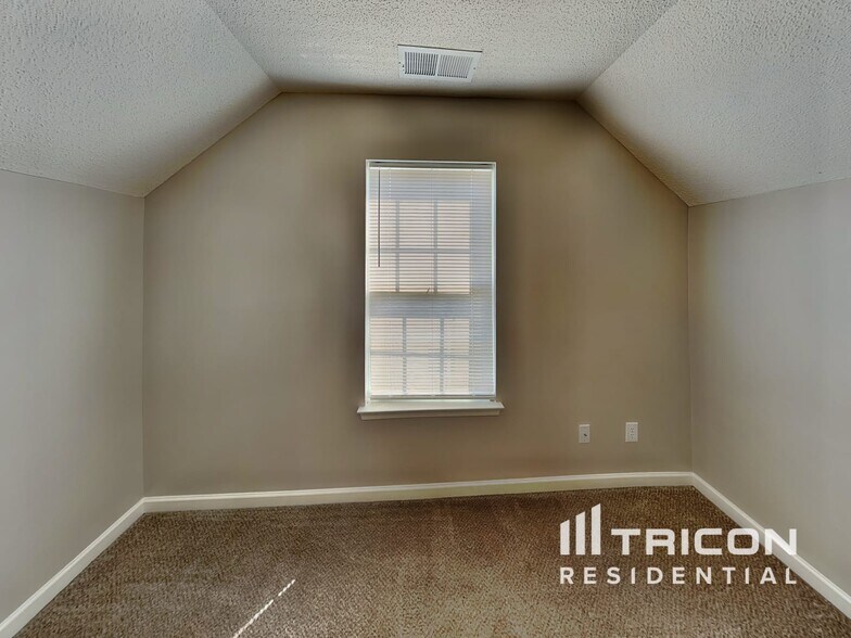 Building Photo - 2023 Wexford Way