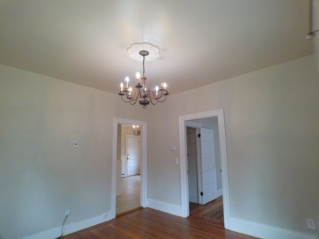 Building Photo - 1303 Smith St