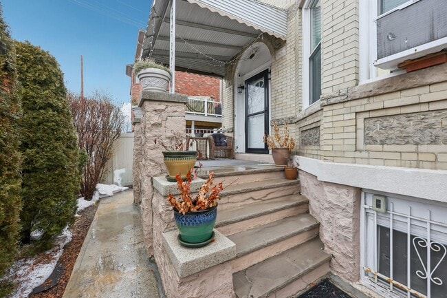 Building Photo - 239 Desoto Pl