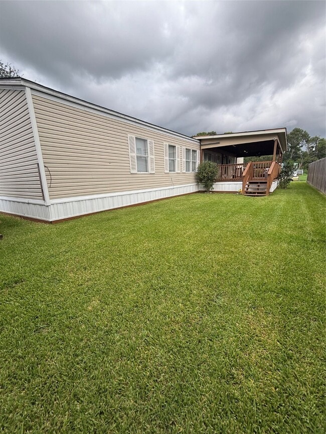 Building Photo - 10010 Cedar Landing Dr