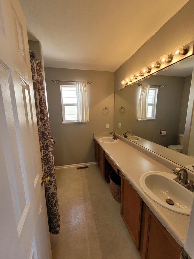 Building Photo - 7588 Greenough Rd