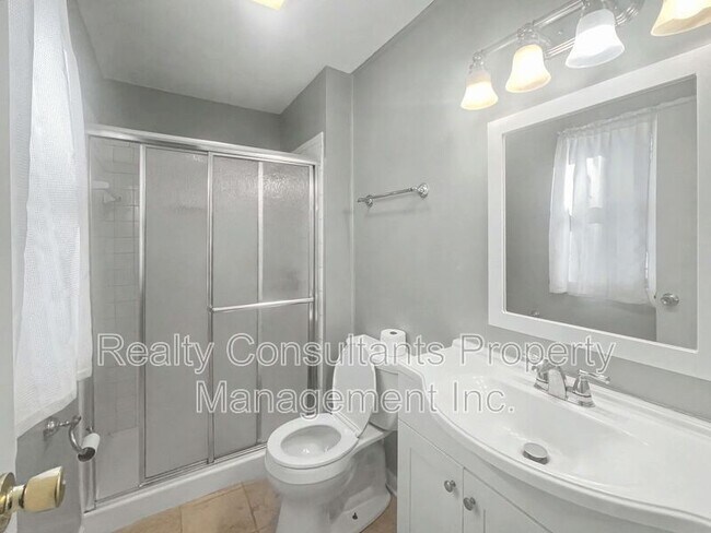 Building Photo - 3222 S Elm-Eugene St