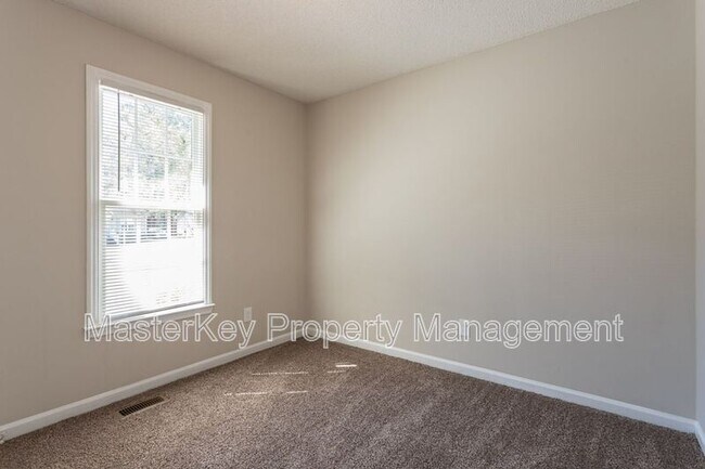 Building Photo - 1021 Amber Acres Ln