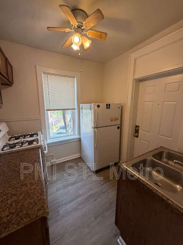Building Photo - 3883 Meramec St