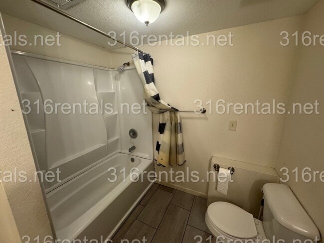 Building Photo - $950- 3 bed 1 bath - Single Family Home